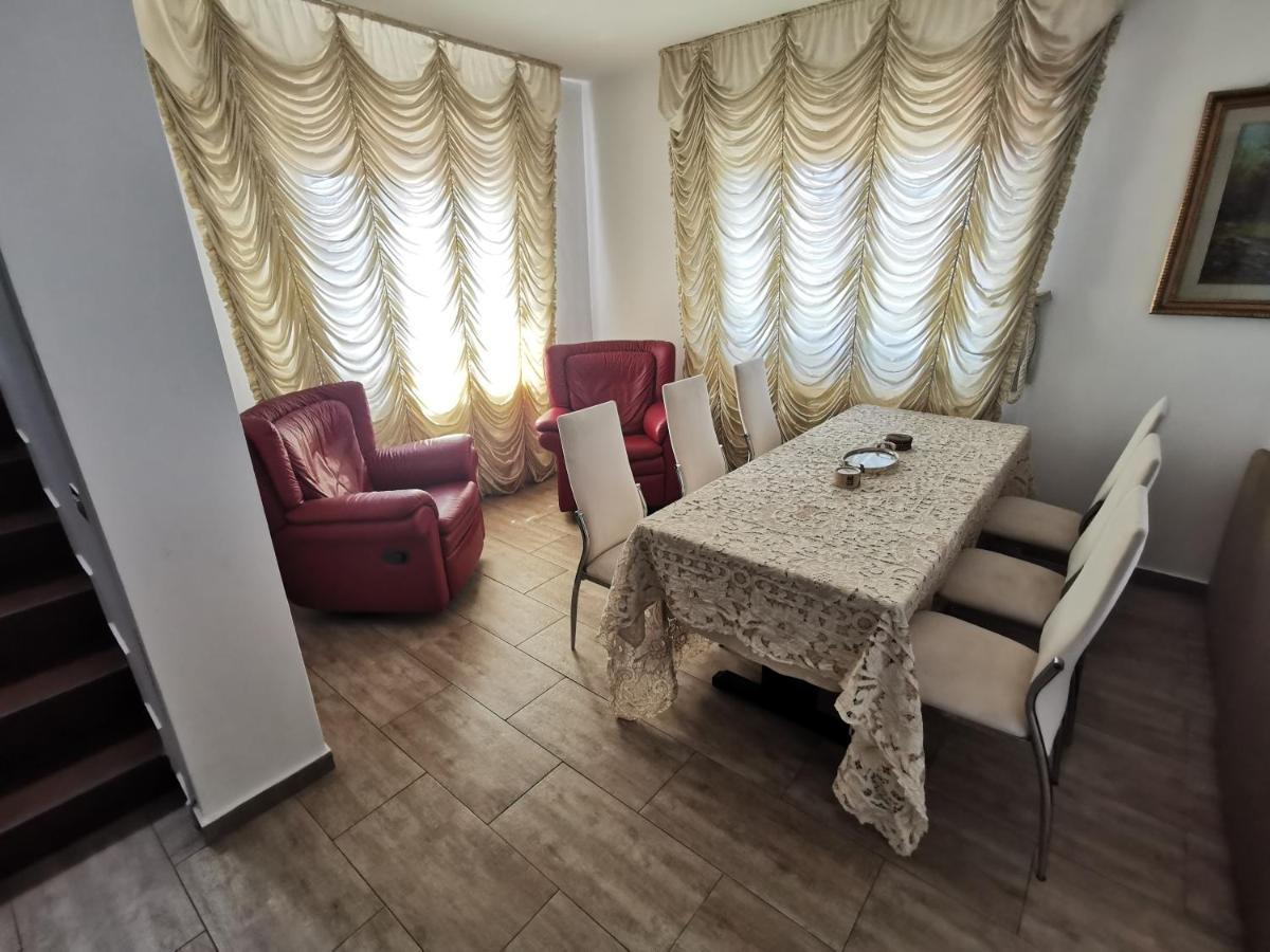Vila Deal Săcele Dış mekan fotoğraf